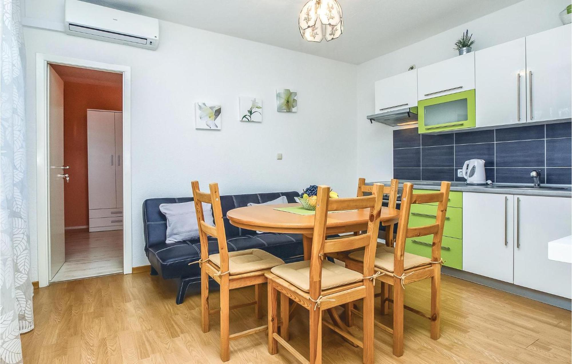 Apartment Stjepana 05 Дуги-Рат Экстерьер фото